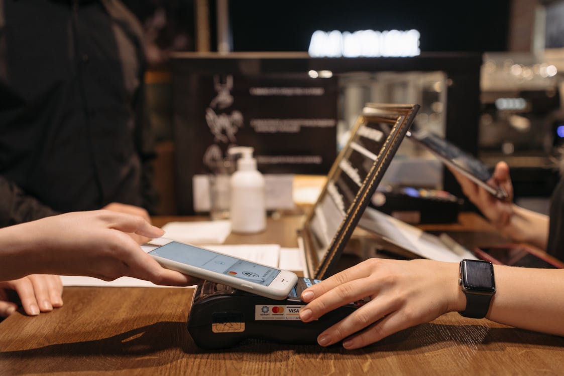 SumUp Rolls Out Tap-to-Pay for UK Small Businesses as Contactless Ceiling Rises